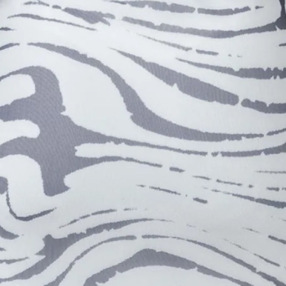 NWT PRINCESS POLLY- SIZE 4 Long sleeve sheer sleeve dress - Picture 4 of 4